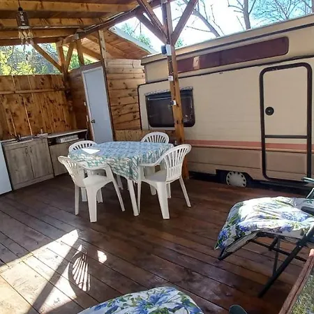 Каравана Мая Campsite